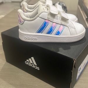 Adidas Grand Court 1 Toddler Sneaker Size 5 lightly worn* original box included